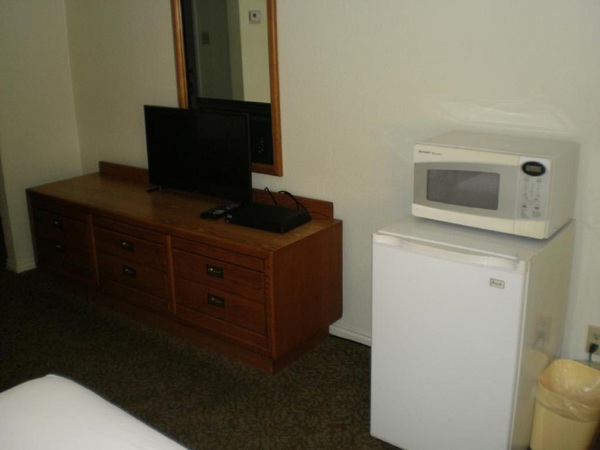 1 Queen Bed Non Smoking Photo 3